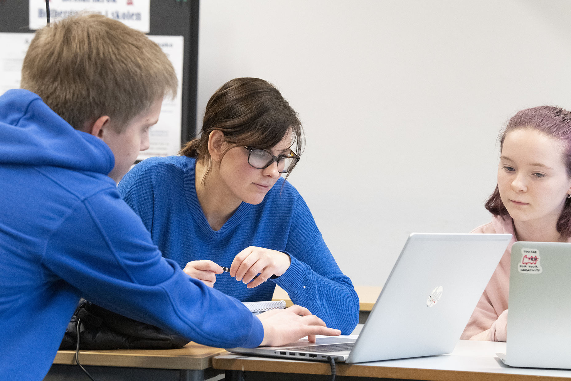 Elevar på Bergen katedralskole under forskarkontaktbesøk våren 2020. Foto: Thor Brødreskift