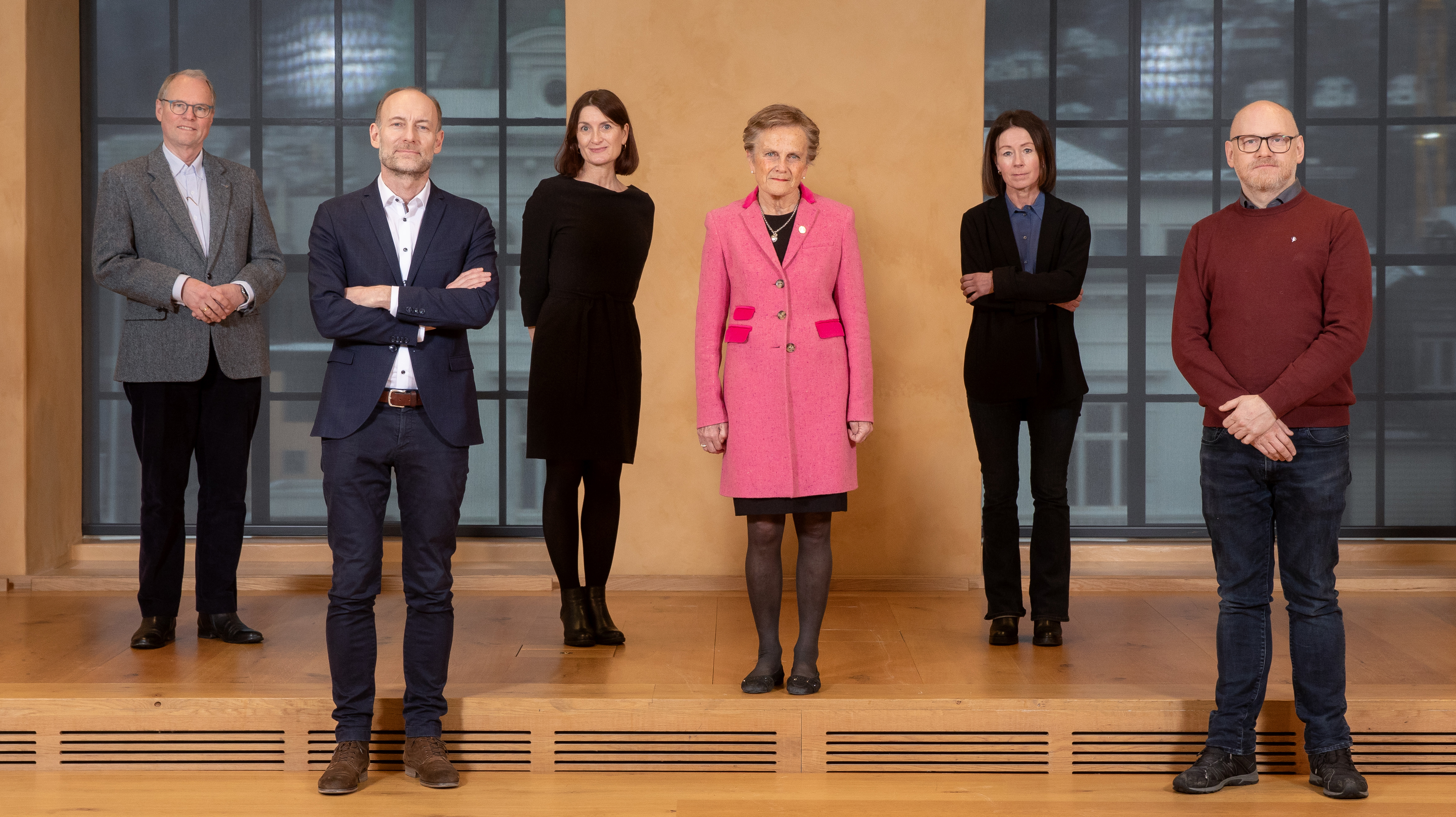 Holbergprisen styre. Fra venstre: Hans Petter Graver, Knut Olav Åmås, Lise Rye, Kjersti Fløttum (styreleder), Siv Ellen Kraft, Torkild Hovde Lyngstad. (Foto: Eivind Senneset.)