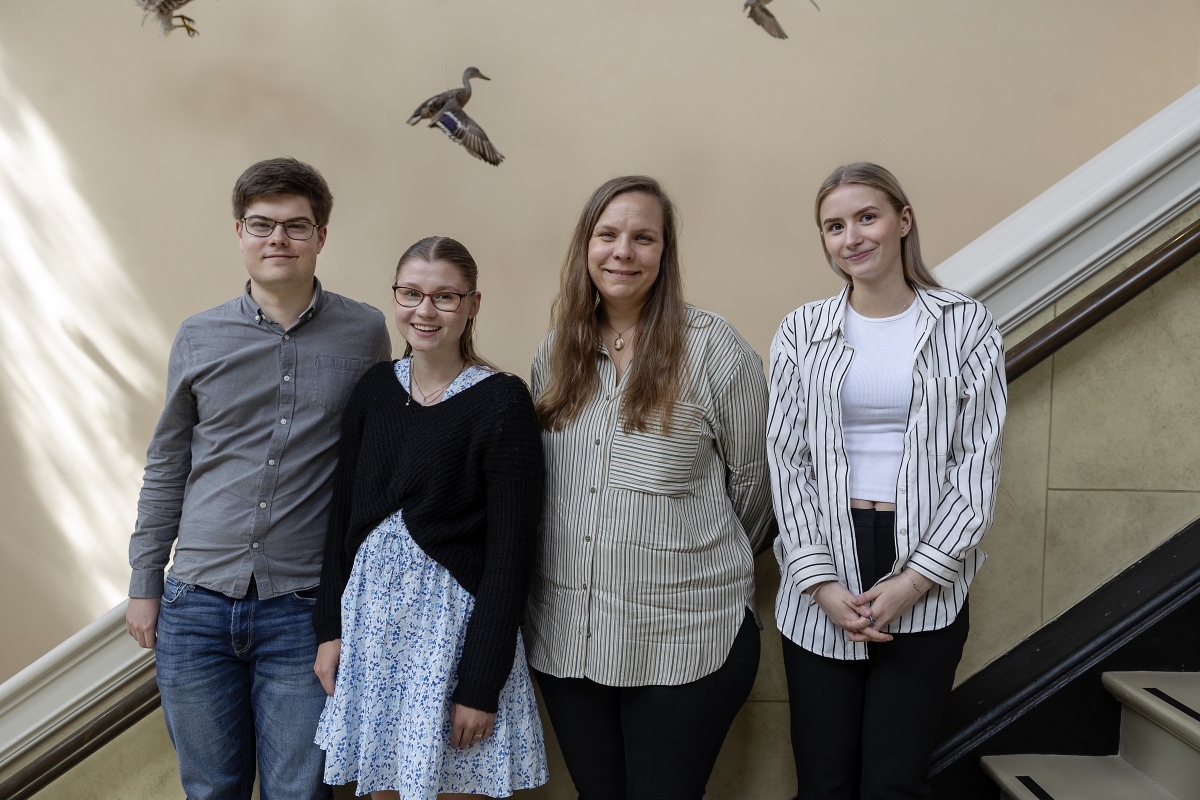  F.v: Edvard Hove Rosenlund, Erika Lind-Larsen, Mirjam Væring-Skogrand og Malin Eckhoff Årnes. Foto: Silje Robinson / Holbergprisen