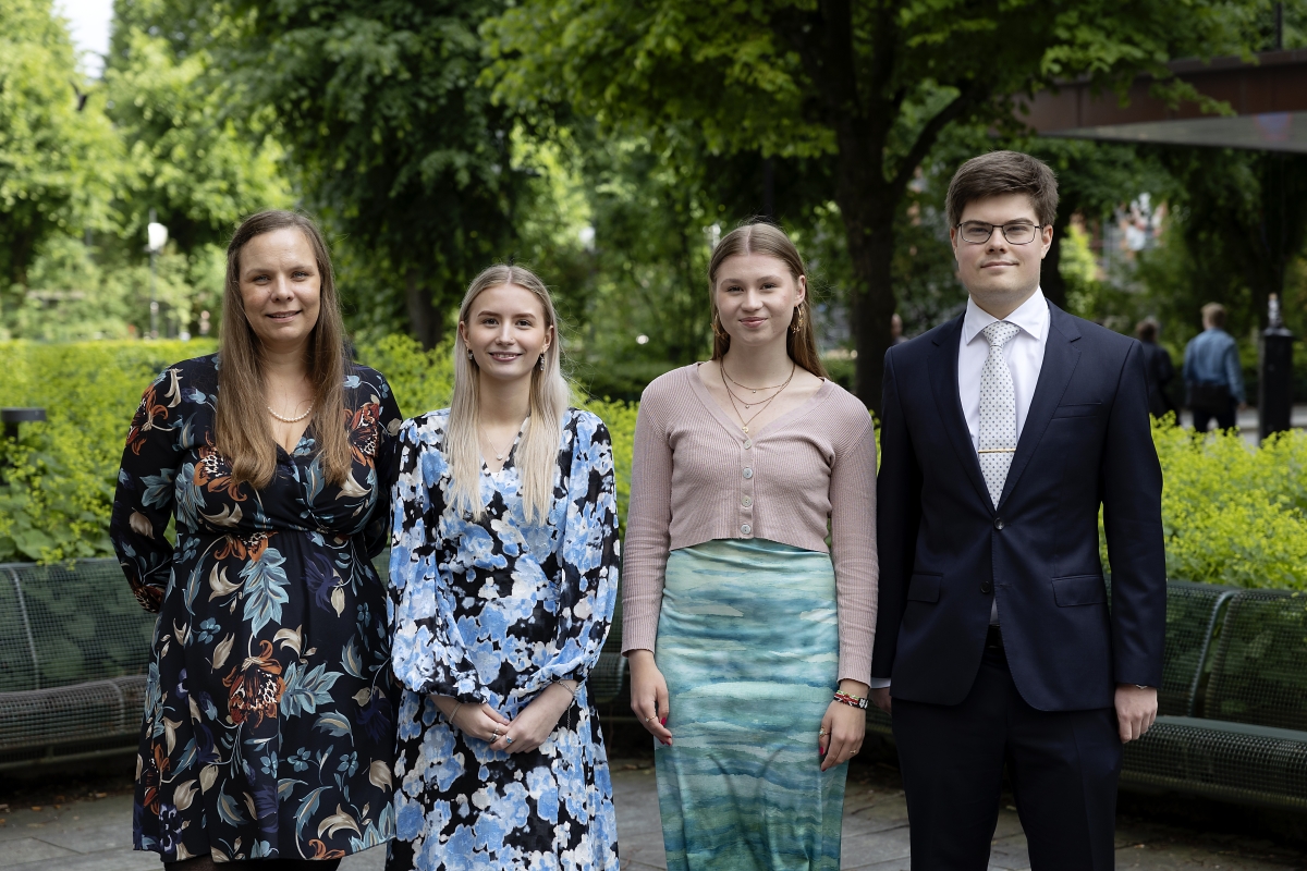 Fra venstre: Mirjam Væring-Skogrand, Erika Lind-Larsen, Malin Eckhoff Årnes og Edvard Hove Rosenlund. Foto: Silje Robinson / Holbergprisen.