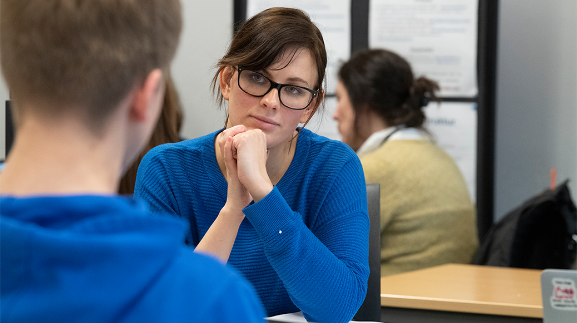 Forskarkontakt Katrine Bjerke på Bergen katedralskole. Foto: Thor Brødreskift