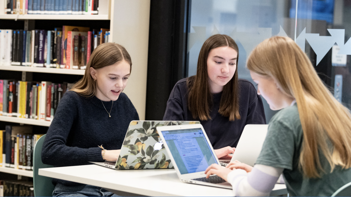 Elever på Bergen katedralskole. Foto: Thor Brødreskift