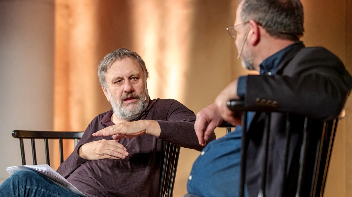 Tyler Cowen og Slavoj Zizek under Holbergdebatten 2019